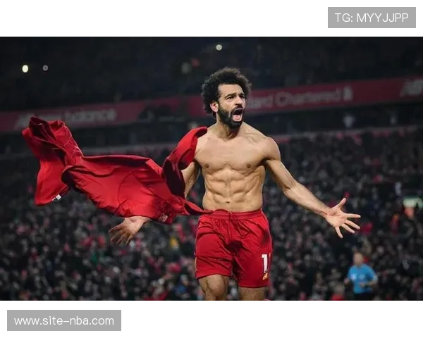 特写:萨拉赫里程碑之战黯然神伤,安菲尔德响起零星嘘声 特写:萨拉赫里程碑之战黯然神伤,安菲尔德响起零星嘘声